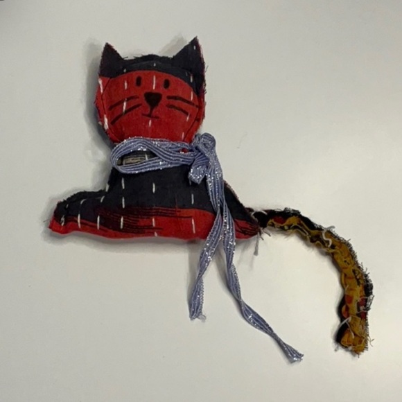 Handcrafted Kantha Cat Family Folk Art Decor Set with 7” Kantha “Rug” - Picture 10 of 15